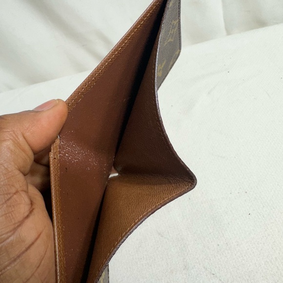 Louis Vuitton Wallet - Picture 9 of 10